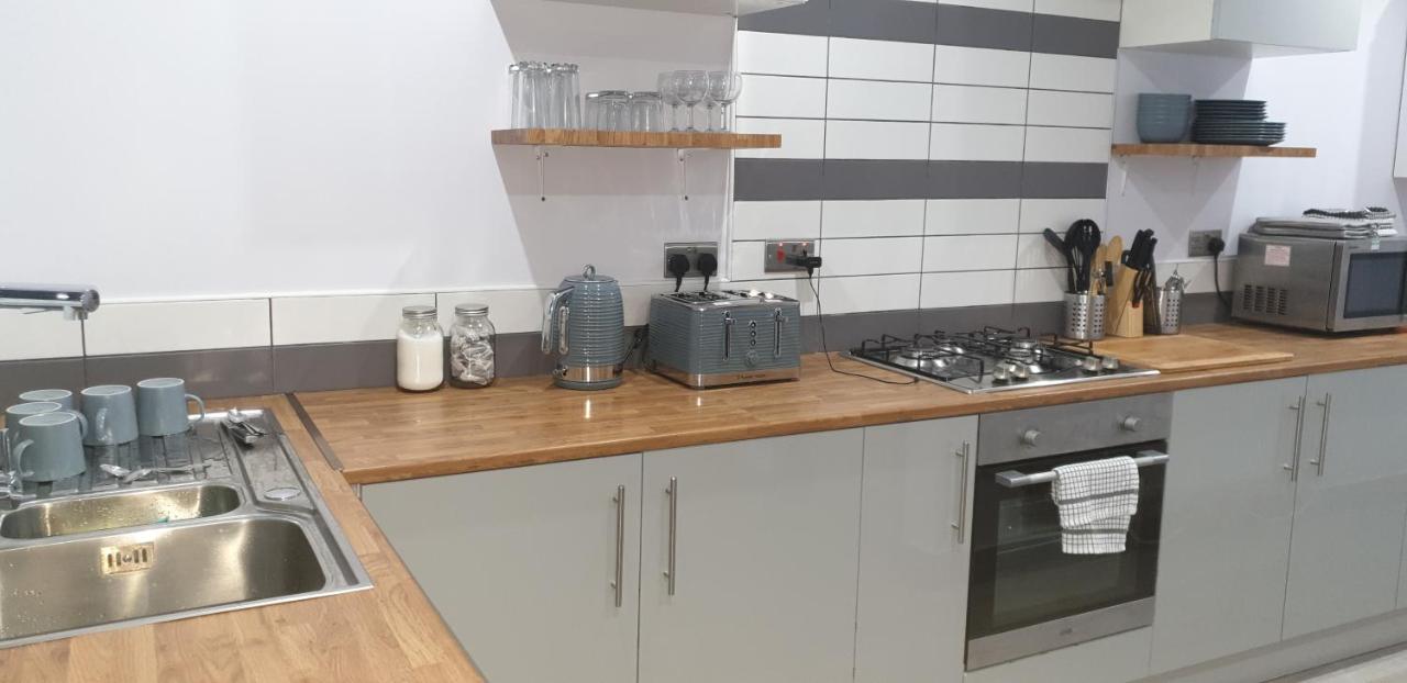 Homestay In Birmingham Sleeps 8 - Free Parking & Wifi Exteriör bild