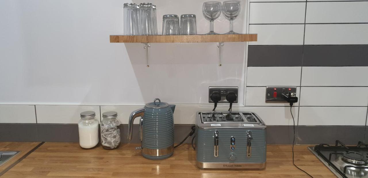 Homestay In Birmingham Sleeps 8 - Free Parking & Wifi Exteriör bild