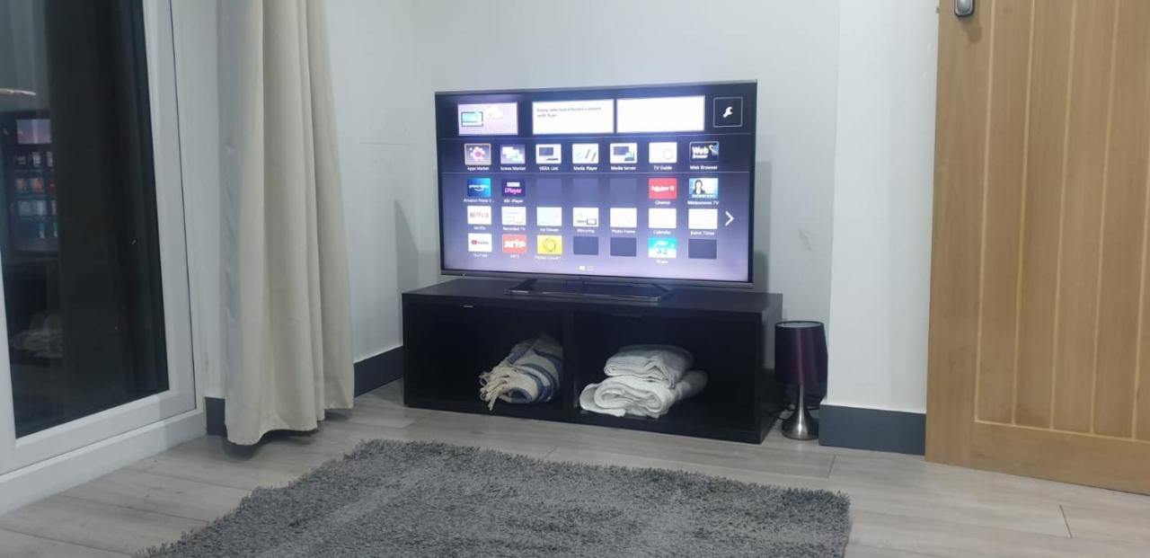 Homestay In Birmingham Sleeps 8 - Free Parking & Wifi Exteriör bild