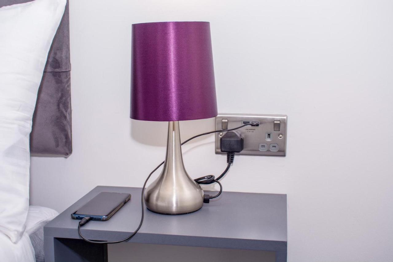 Homestay In Birmingham Sleeps 8 - Free Parking & Wifi Exteriör bild